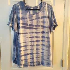 Large blue and white tie dye t-shirt